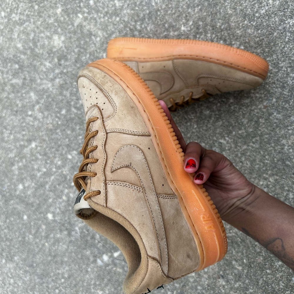 Nike Air Force 1 Low in Brown Suede - Picture 3 of 5